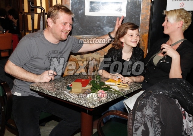 7285 Petr Ctvrtnicek Anna Ctvrtnickova Vlasta Ctvrtnickova