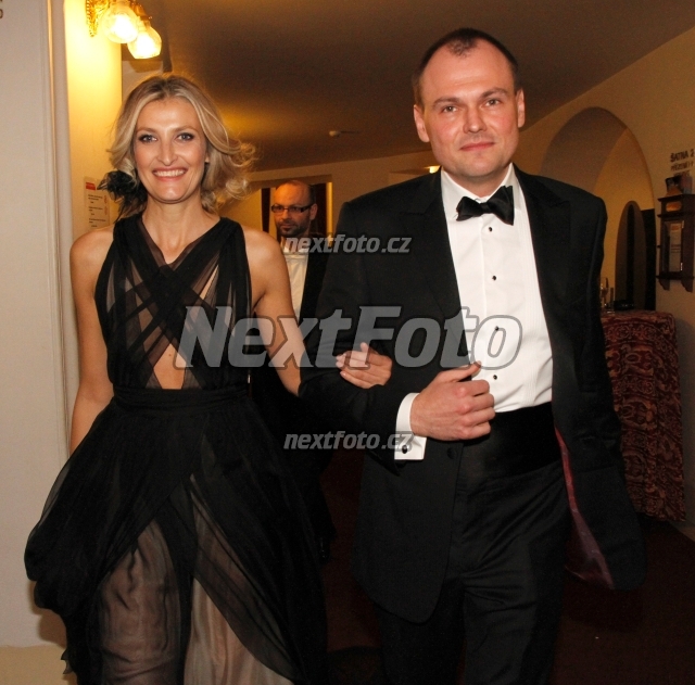 8275 Tereza Maxova