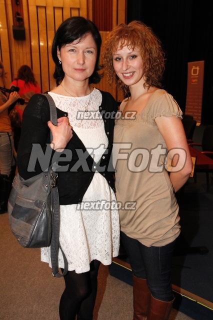 0105 Lenka Stolarova Simona Chytrova