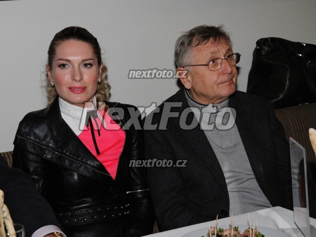 0722 Jiri Menzel Olga Menzelova
