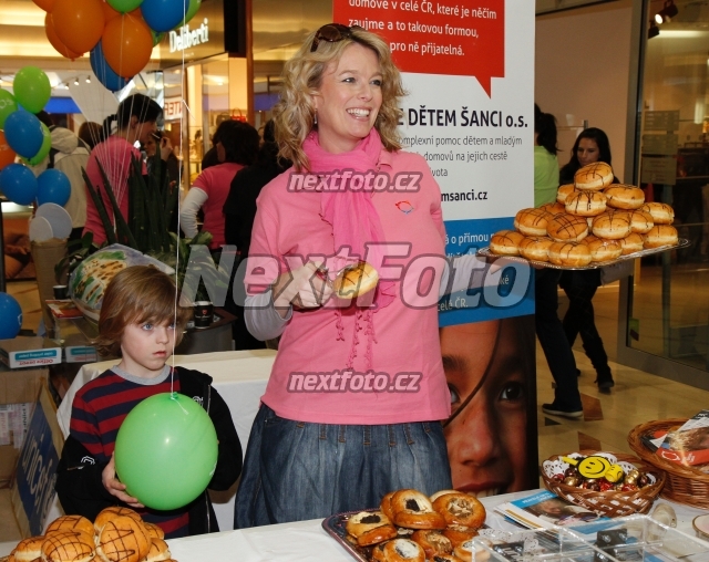 1412 Lucie Benesova