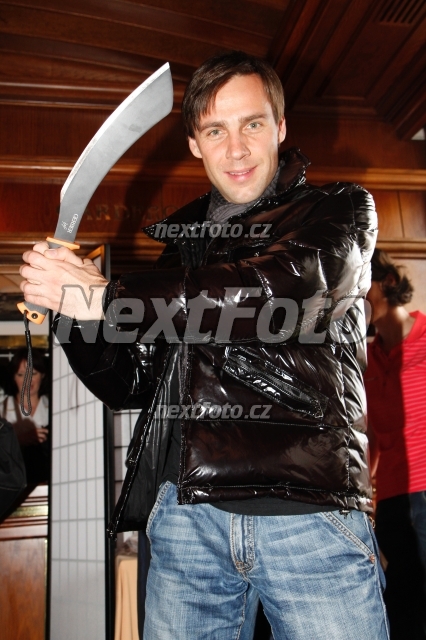 5906 Roman Vojtek