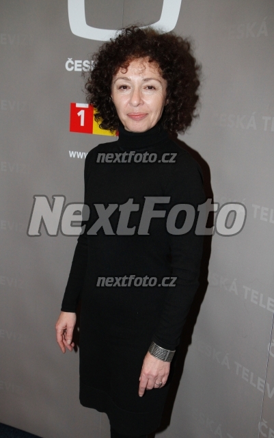 6072 Johana Munzarova