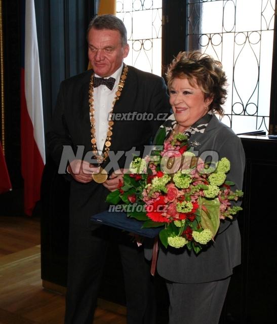 7126 Jirina Bohdalova Bohuslav Svoboda