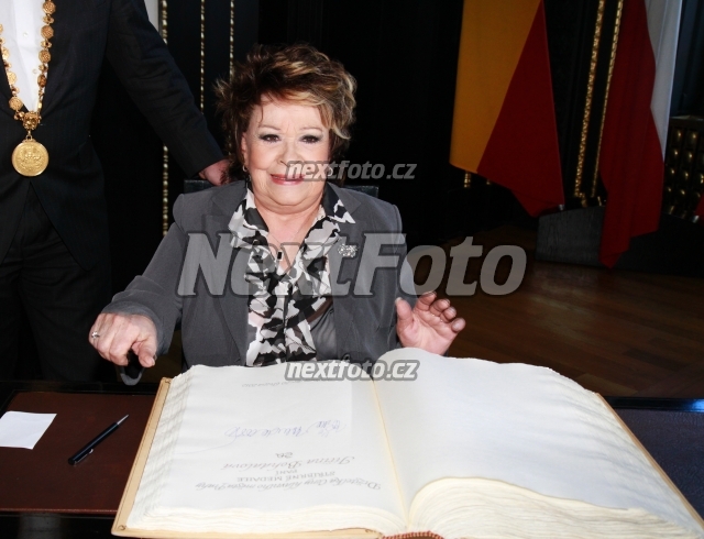 7175 Jirina Bohdalova
