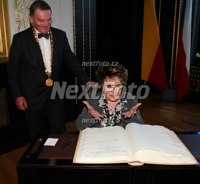 7181 Jirina Bohdalova Bohuslav Svoboda