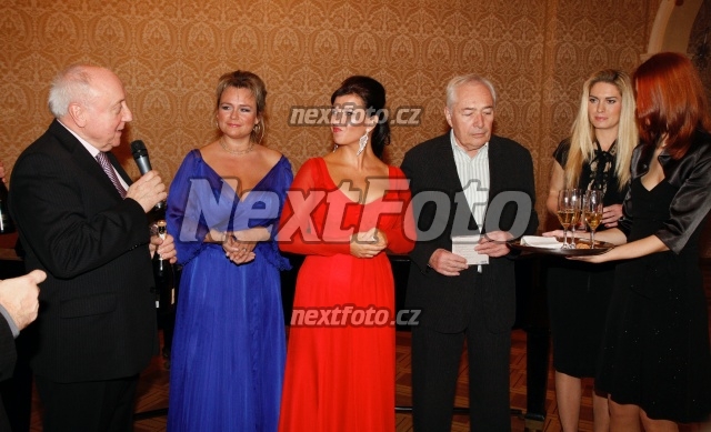 2250 Felix Slovacek Andrea Kalivodova Olga Menzelova Libor Pesek