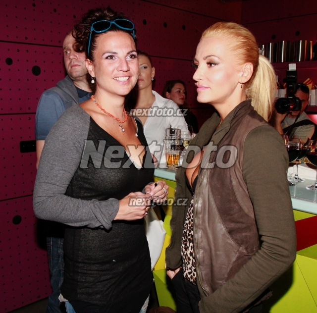 2369 Dara Rolins Eva Skallova