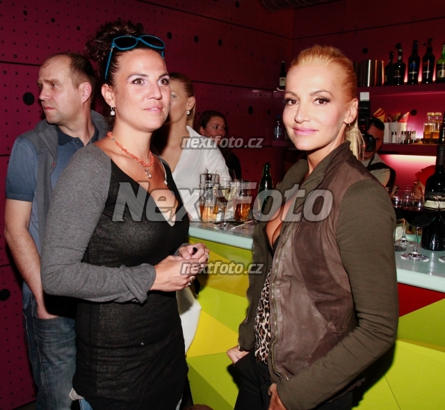2371 Dara Rolins Eva Skallova