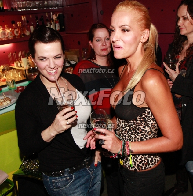 2569 Dara Rolins Marta Jandova