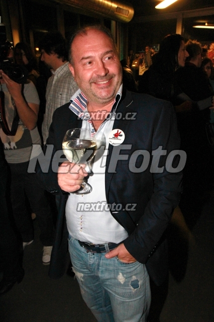 2610 Michal David