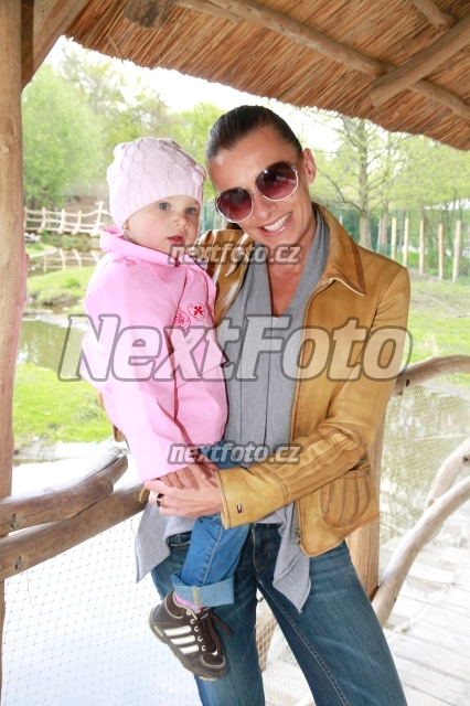 8352 Alice Bendova