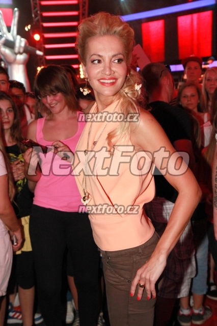 9398 Dara Rolins