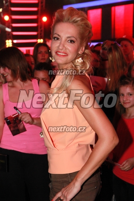9413 Dara Rolins