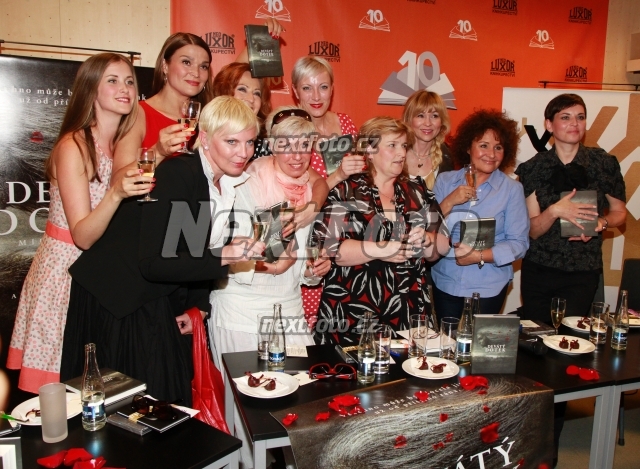 9884 Simona Stasova Jana Bernaskova Mahulena Bocanova Renata Drossler Katerina Kornova Marcela Brezinova Jitka Zelenkova Bara Kodetova Katerina Hercikova