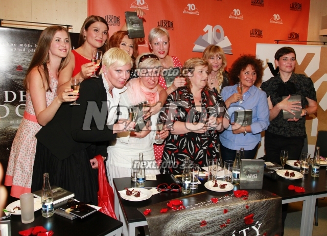 9885 Simona Stasova Jana Bernaskova Mahulena Bocanova Renata Drossler Katerina Kornova Marcela Brezinova Jitka Zelenkova Bara Kodetova Katerina Hercikova
