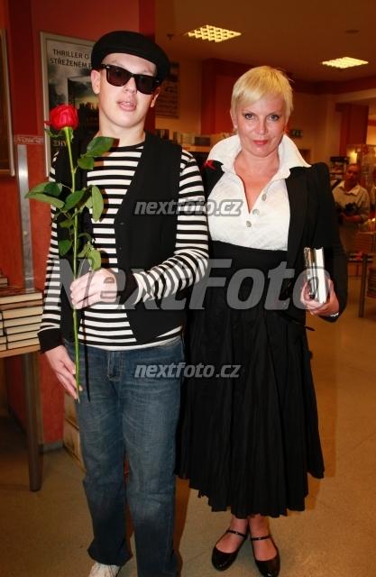 9945 Katerina Kornova Filip Korn