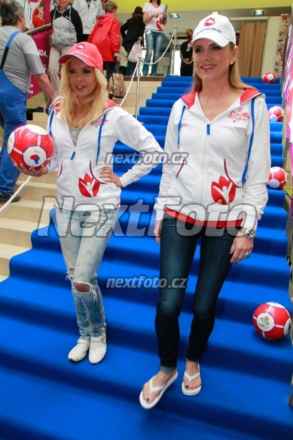 2556 Katerina Kristelova Leona Machalkova