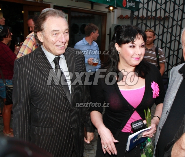 8751 Karel Gott Dada Patrasova