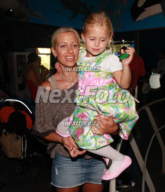 9231 Tereza Matlova Emily Ann Janeckova