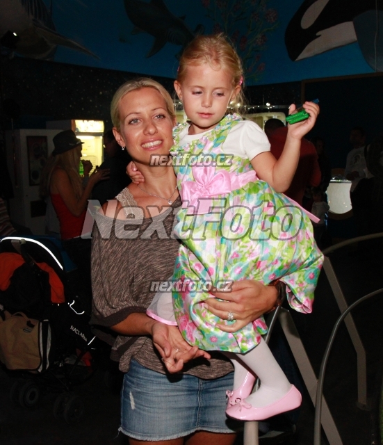 9232 Tereza Matlova Emily Ann Janeckova