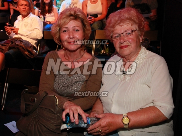 9659 Lenka Maresova
