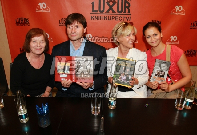 1431 Jan Hrusinsky Kristyna Hrusinska Miluse Splechtova Marie Valtrova