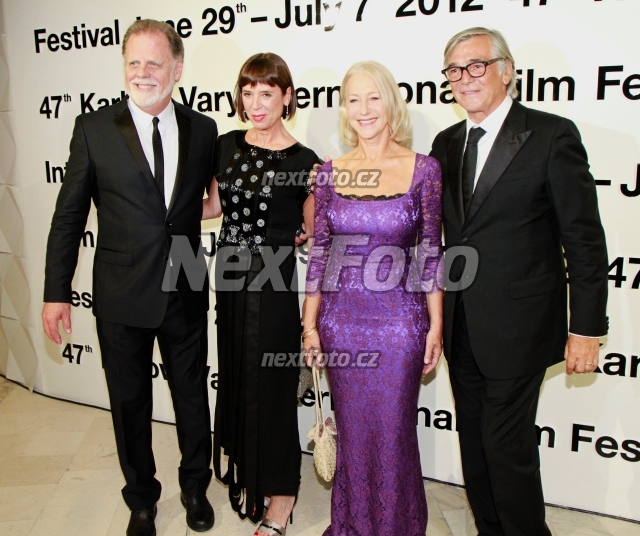 8587 Jiri Bartoska Andrea Bartoskova Helen Mirren