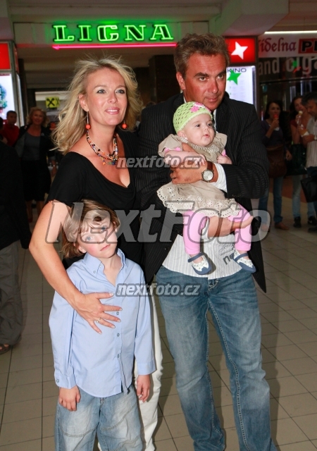 2036 Lucie Benesova Tomas Matonoha