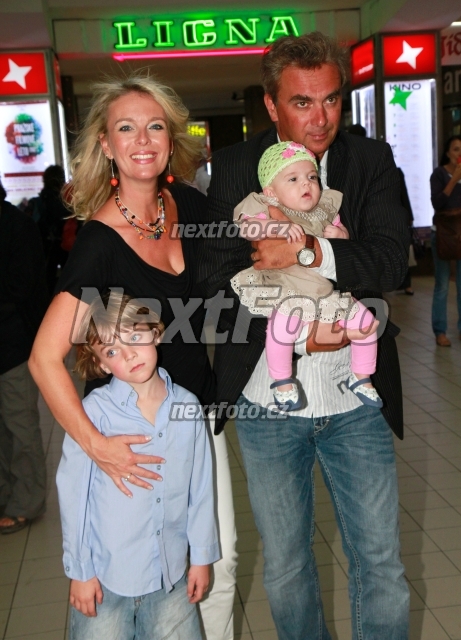 2038 Lucie Benesova Tomas Matonoha