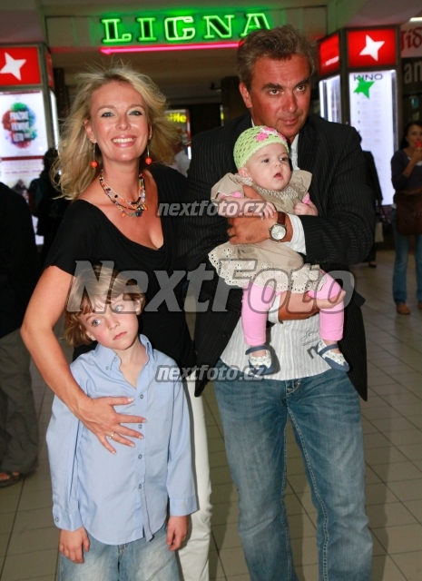 2039 Lucie Benesova Tomas Matonoha