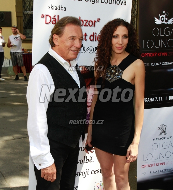 7069 Karel Gott Olga Lounova