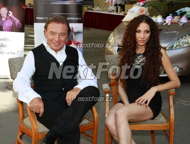 7113 Karel Gott Olga Lounova