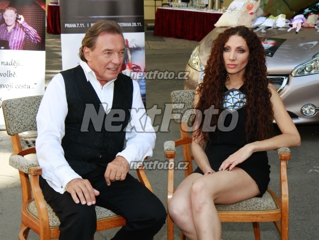 7126 Karel Gott Olga Lounova