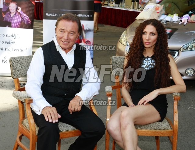 7130 Karel Gott Olga Lounova
