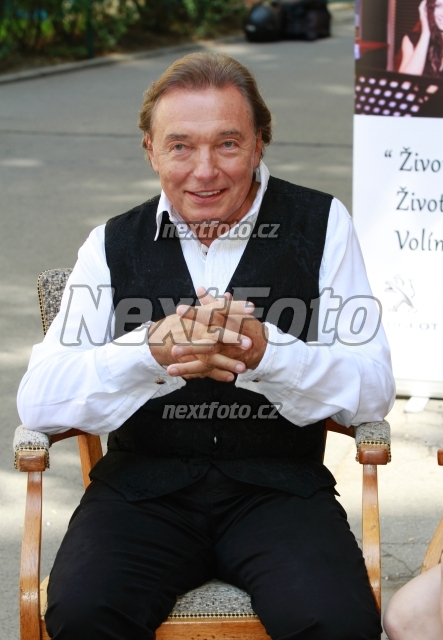 7138 Karel Gott