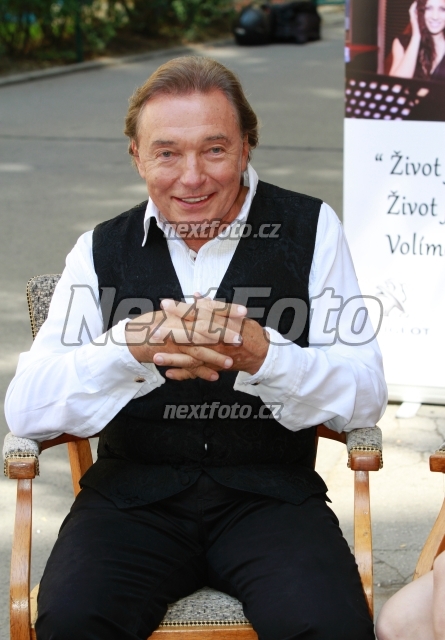7139 Karel Gott
