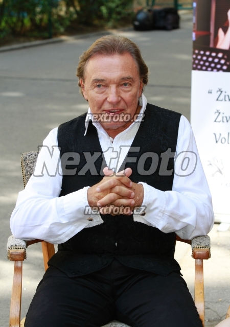7140 Karel Gott