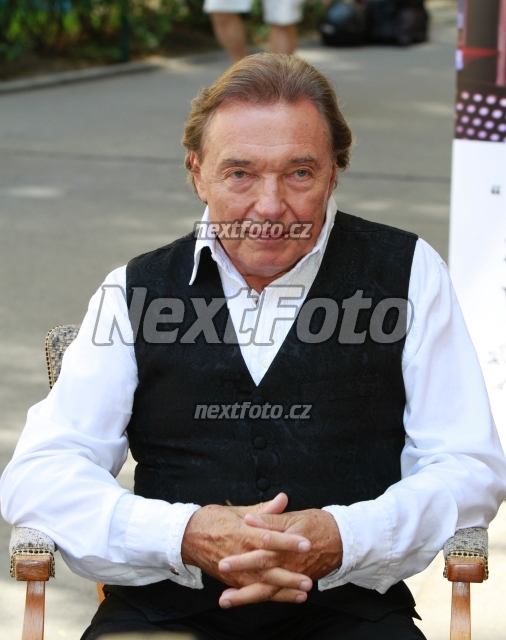 7144 Karel Gott