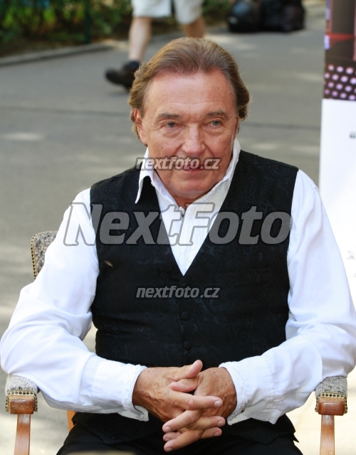 7145 Karel Gott