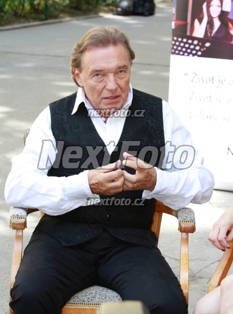 7164 Karel Gott