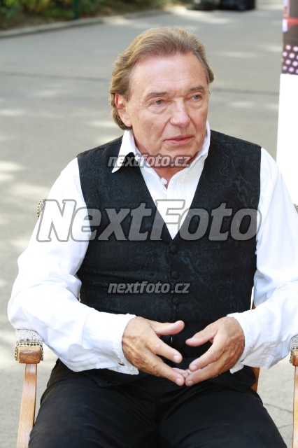 7174 Karel Gott