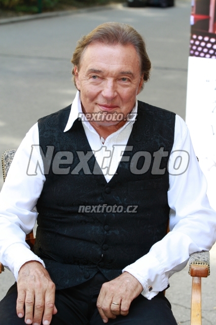 7189 Karel Gott