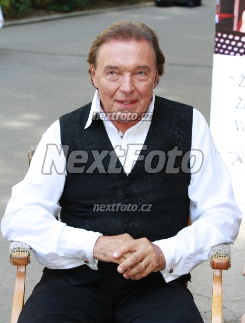 7204 Karel Gott