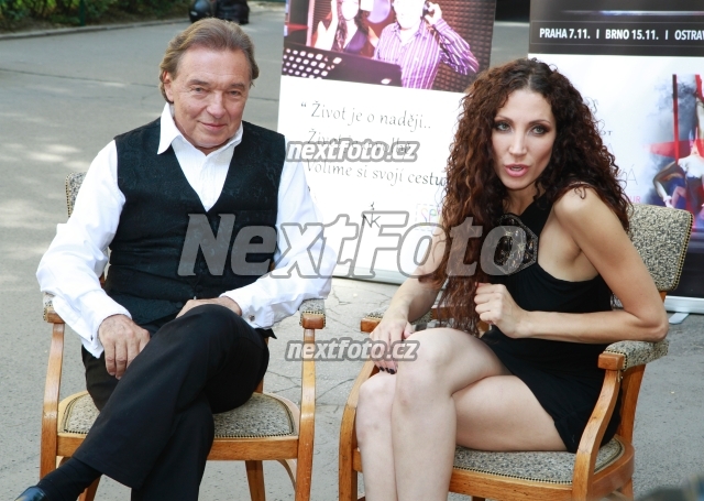 7221 Karel Gott Olga Lounova