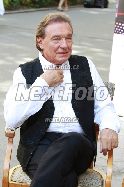 7224 Karel Gott