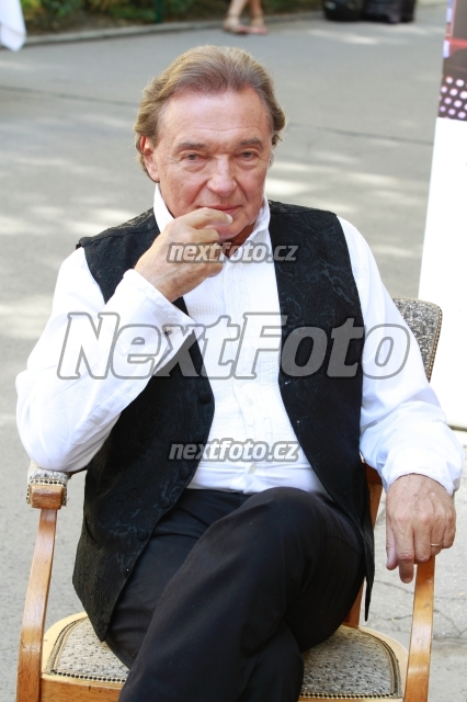 7226 Karel Gott