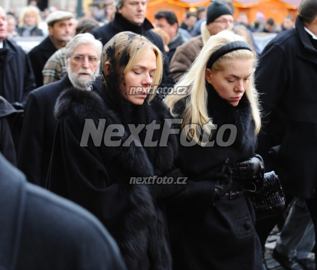 9806 Dagmar Havlova Nina Smit Veskrnova Ivan Havel