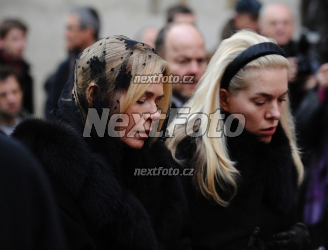 9817 Dagmar Havlova Nina Smit Veskrnova
