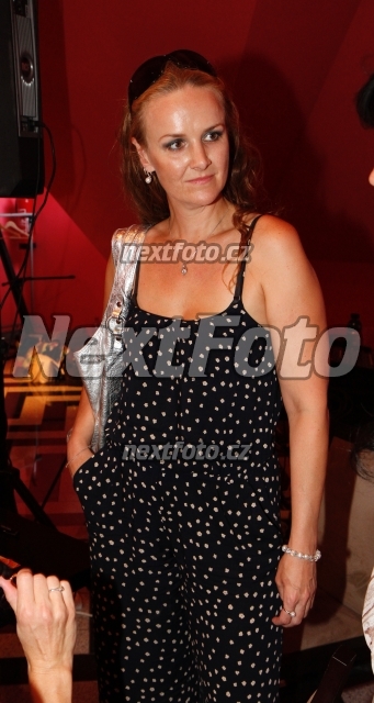 7394 Linda Finkova